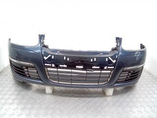 бампер передний Volkswagen Jetta 5 поколение 2005