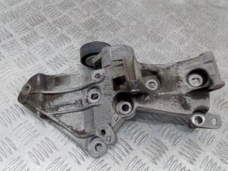 кронштейн генератора Renault Megane 2 поколение 2005, 1.6 л., бензин, МКПП, 8200327134