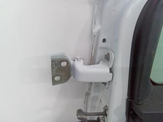 петля двери Opel Vivaro B 2016, правый руль