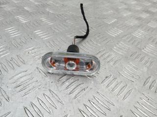 повторитель поворота на крыле Volkswagen Caddy 3 поколение 2007, 2K0949117A