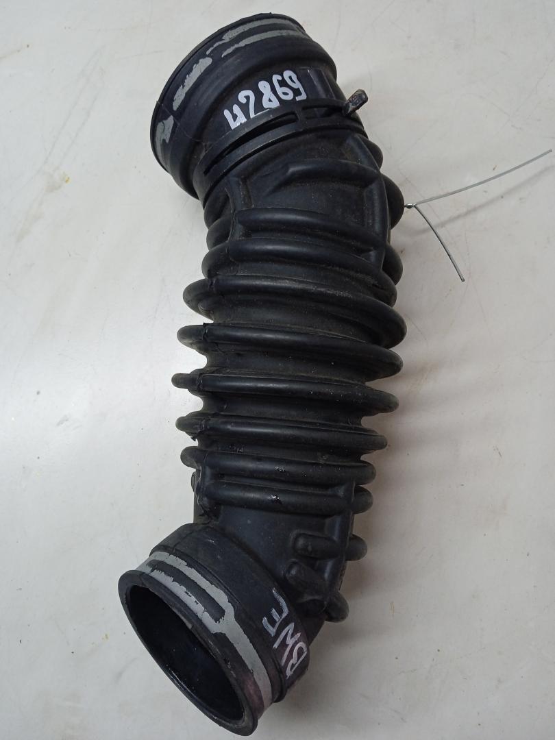 патрубок воздушного фильтра Audi A4 B7 2008, 2.0 л., бензин, 8E0133356D - фото №1