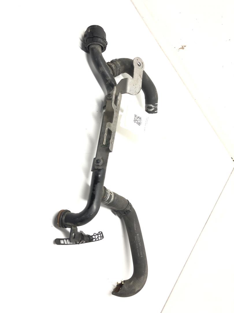 патрубок (трубопровод, шланг) Audi A4 B7 2007, 2.0 л., бензин, 06D121065J - фото №1
