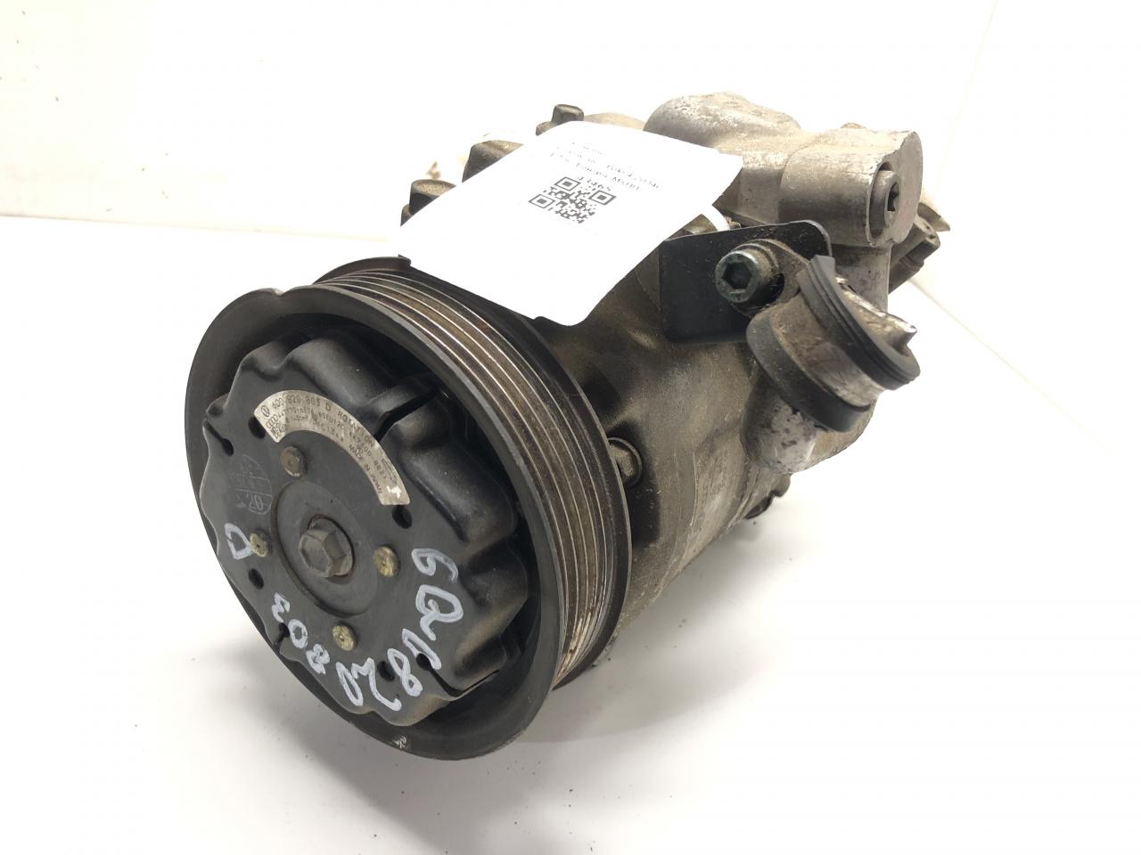 компрессор кондиционера Volkswagen Polo 4 поколение 2004, 1.2 л., бензин, МКПП, хетчбэк 5 дв., 6Q0820803D - фото №1