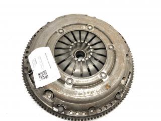 комплект сцепления Volkswagen Polo 4 поколение 2001, 1.2 л., бензин, 03D105271, 03D141025A, 030105271