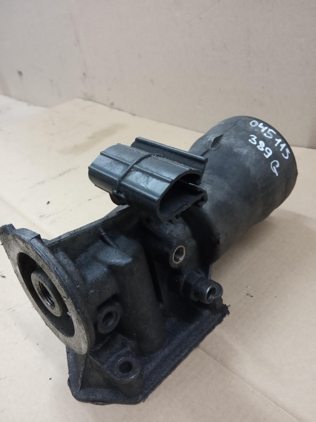 корпус масляного фильтра Volkswagen Passat B6 2005, 2.0 л., дизель, 045115389G - фото №1
