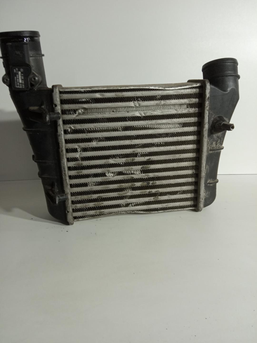 интеркулер Audi A4 B7 2006, 2.0 л., дизель, седан, 8E0145805AA - фото №1