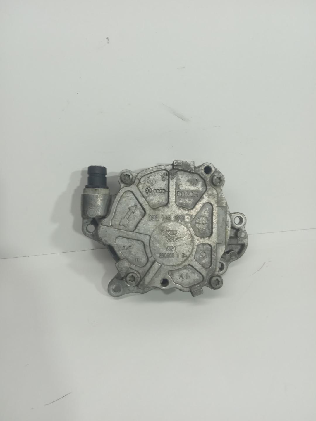 насос вакуумный Volkswagen Passat B6 2009, 2.0 л., дизель, 03L145100F, 03L145100 - фото №1