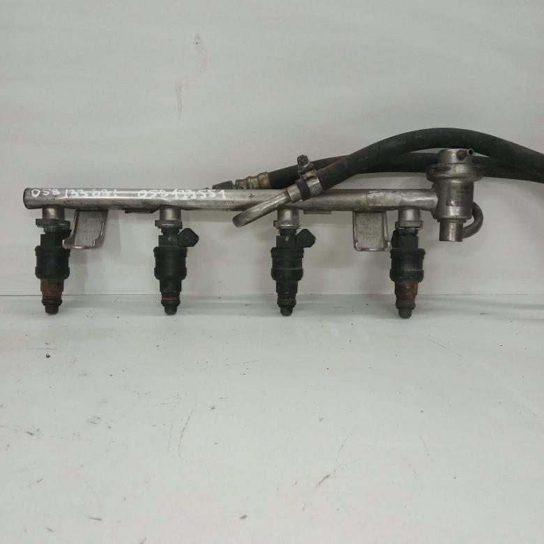 форсунка Audi A4 B5 1999, 1.8 л., бензин, седан, 058133681, 058133551 - фото №1