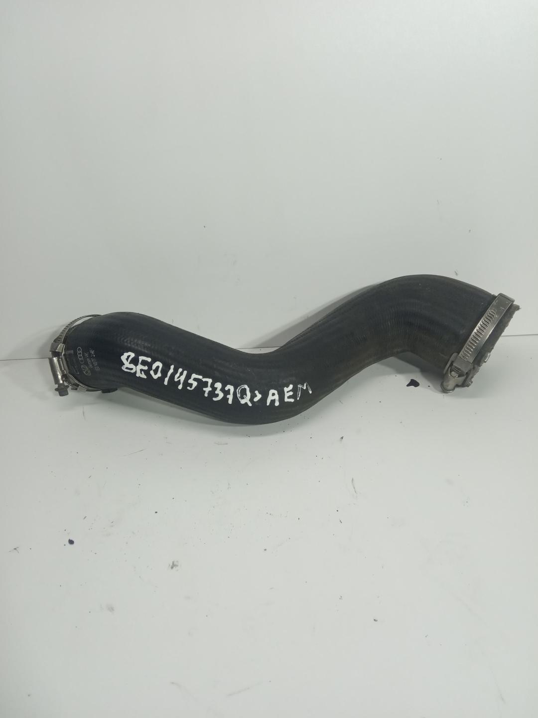 патрубок интеркулера Audi A4 B7 2008, 2.0 л., бензин, седан, 8E0145737Q - фото №1