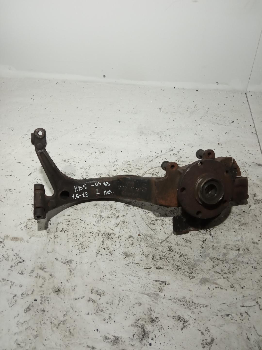 ступица передняя левая Audi A4 B5 1999, 1.6 л., бензин, 8D0407257S - фото №1