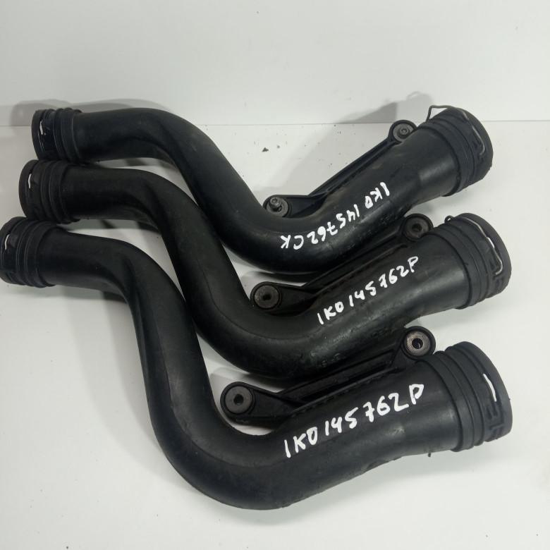патрубок интеркулера Volkswagen Passat B6 2008, 1.9 л., дизель, седан, 1K0145762CK, 1K0145762P - фото №1