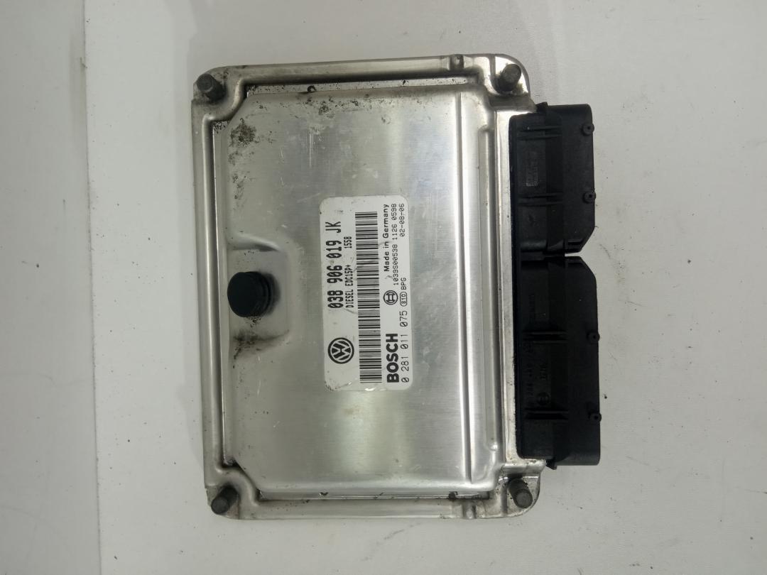 блок управления двигателем Volkswagen Polo 4 поколение 2005, 1.9 л., дизель, хетчбэк 5 дв., 038906019JK, 0281011075 - фото №1