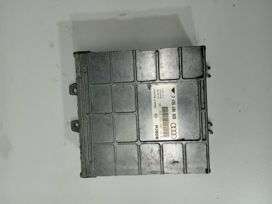блок управления двигателем Audi A4 B5 1999, 1.8 л., бензин, седан, 8D0907557C, 0261203938 - фото №1