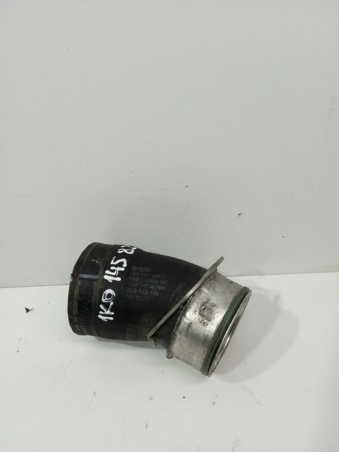 патрубок (трубопровод, шланг) Volkswagen Passat CC 1 поколение 2009, 1.8 л., бензин, купе, 1K0145828F - фото №1