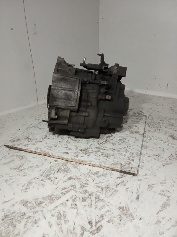 КПП механическая (МКПП) Volkswagen Passat B6 2008, 2.0 л., бензин, МКПП, седан, GVT - фото №1