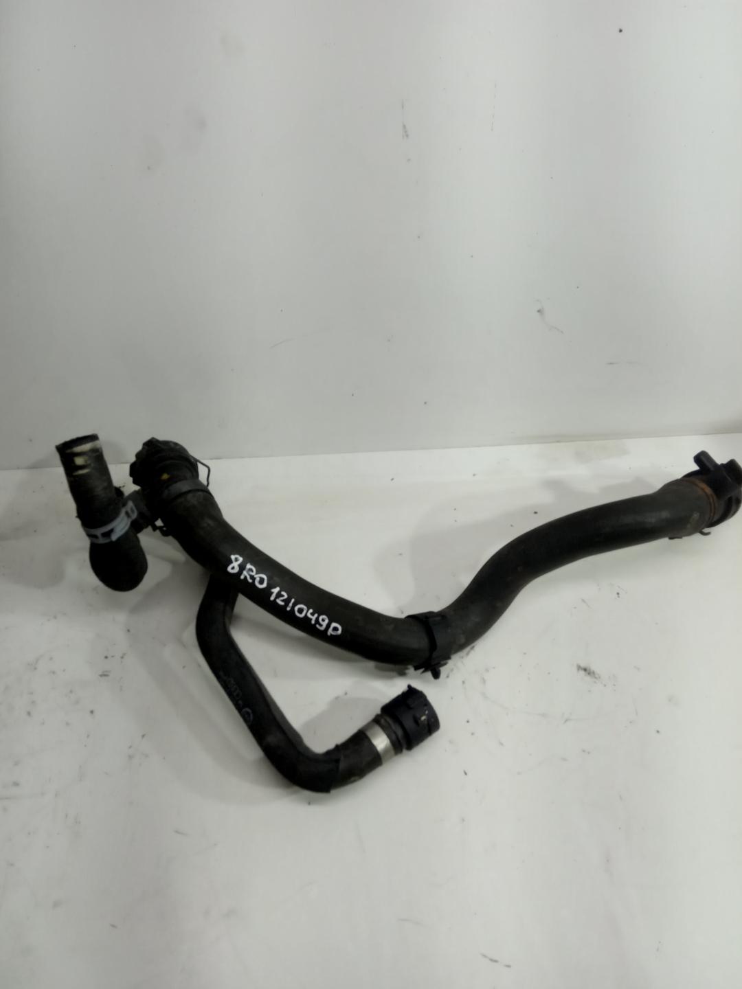 патрубок (трубопровод, шланг) Audi A4 B8/8K 2007, 2.0 л., дизель, 8K0121071B - фото №1