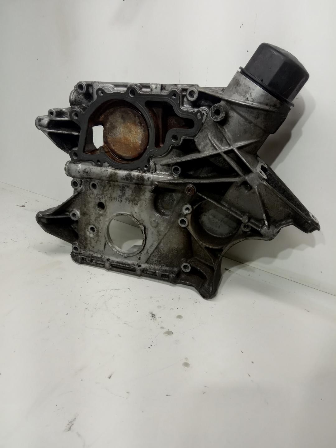 крышка двигателя передняя Mercedes-Benz Vito W638 2003, 2.2 л., дизель, R6110150902 - фото №1