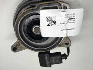 помпа Volkswagen Passat B6 2010, 1.4 л., бензин, 03C880727D, 03C121004J