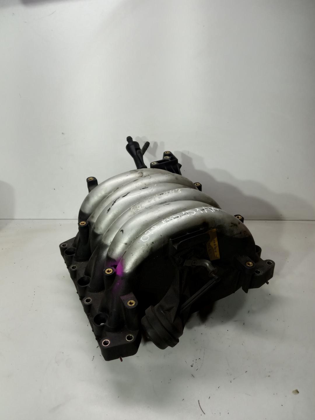 коллектор впускной Audi A6 4B/C5 1997, 2.4 л., бензин, 078133151AK - фото №1