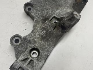 кронштейн генератора Volkswagen Passat B6 2009, 1.9 л., дизель, седан, 038903143AF