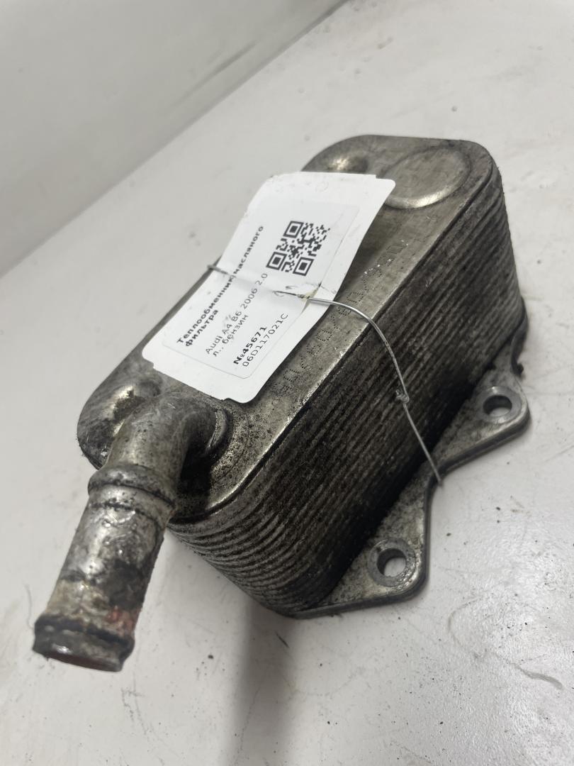 теплообменник масляного фильтра Audi A4 B6 2006, 2.0 л., бензин, 06D117021C - фото №1