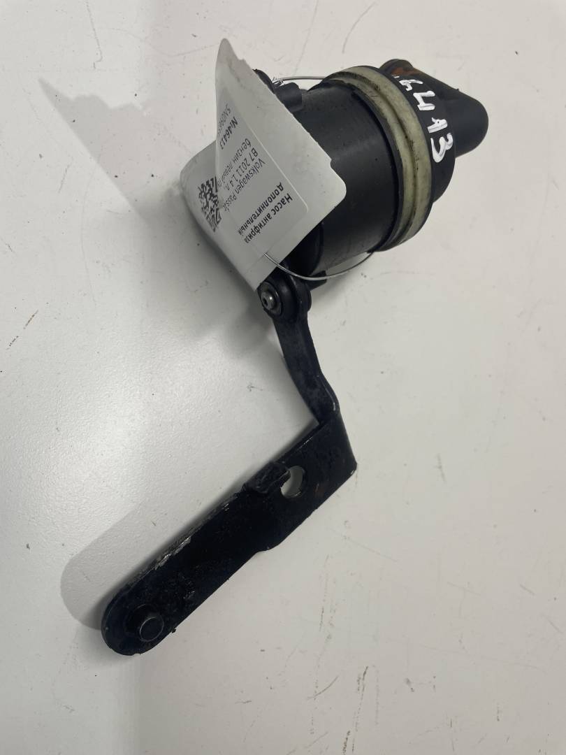 насос антифриза дополнительный Volkswagen Passat B7 2011, 1.4 л., бензин, 5N0965561A - фото №1