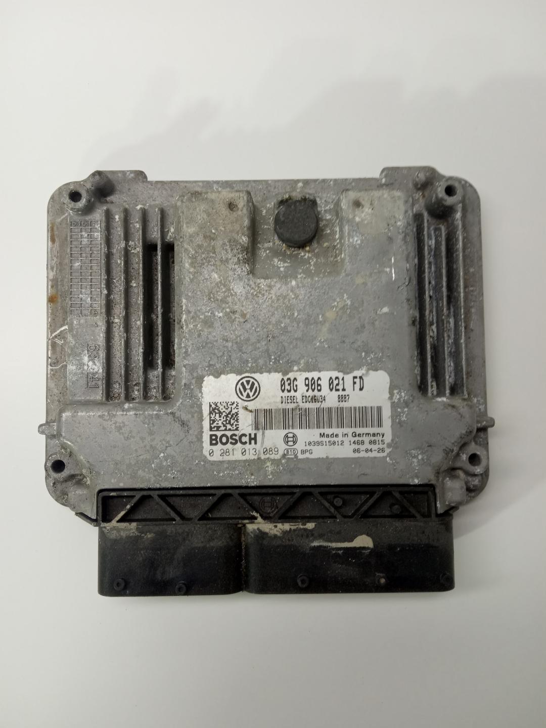 блок управления двигателем Volkswagen Golf 5 поколение 2009, 1.9 л., дизель, 03G906021FD, 0281013089 - фото №1
