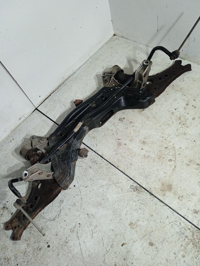 балка подвески передняя (подрамник) Volkswagen Polo 4 поколение 2003, 1.2 л., бензин, передний привод - фото №1