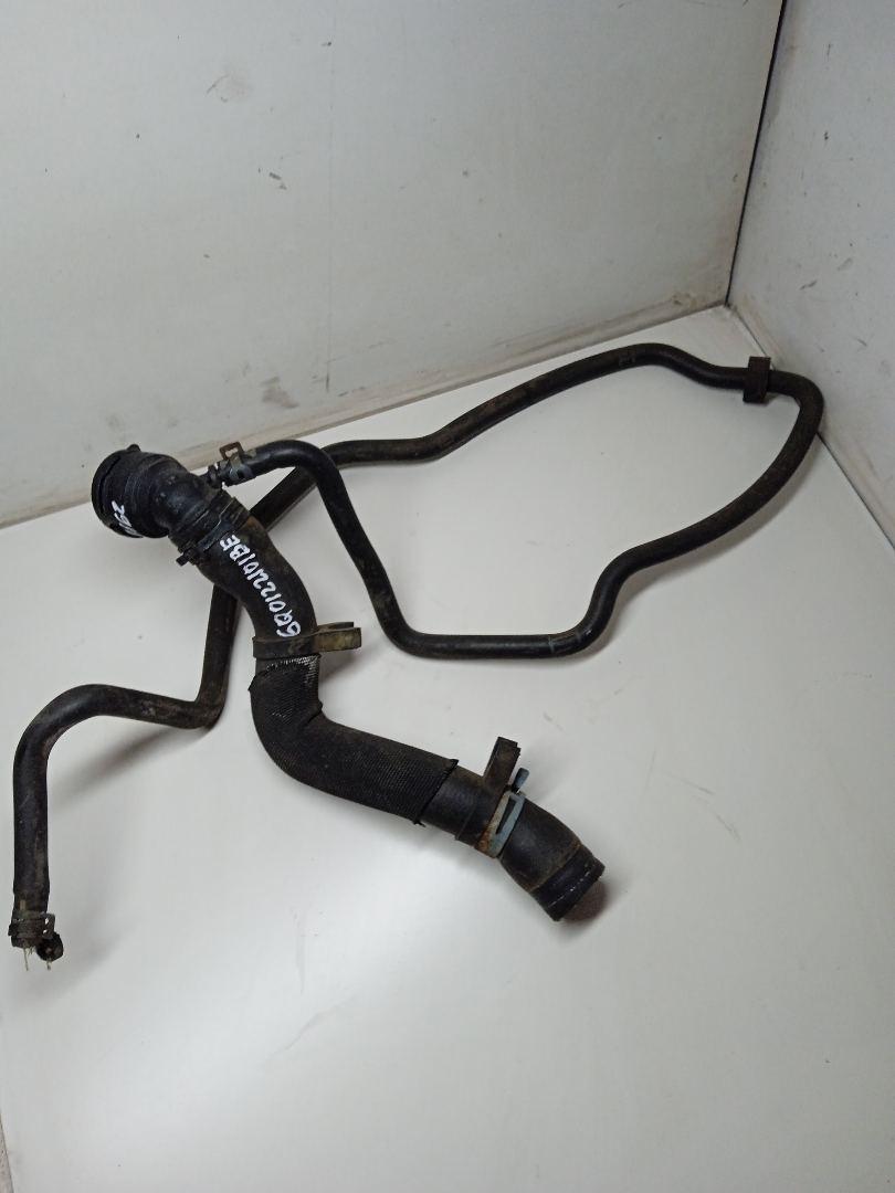 патрубок радиатора Volkswagen Polo 4 поколение 2003, бензин, 6Q0122101BE, 6Q0122291E - фото №1
