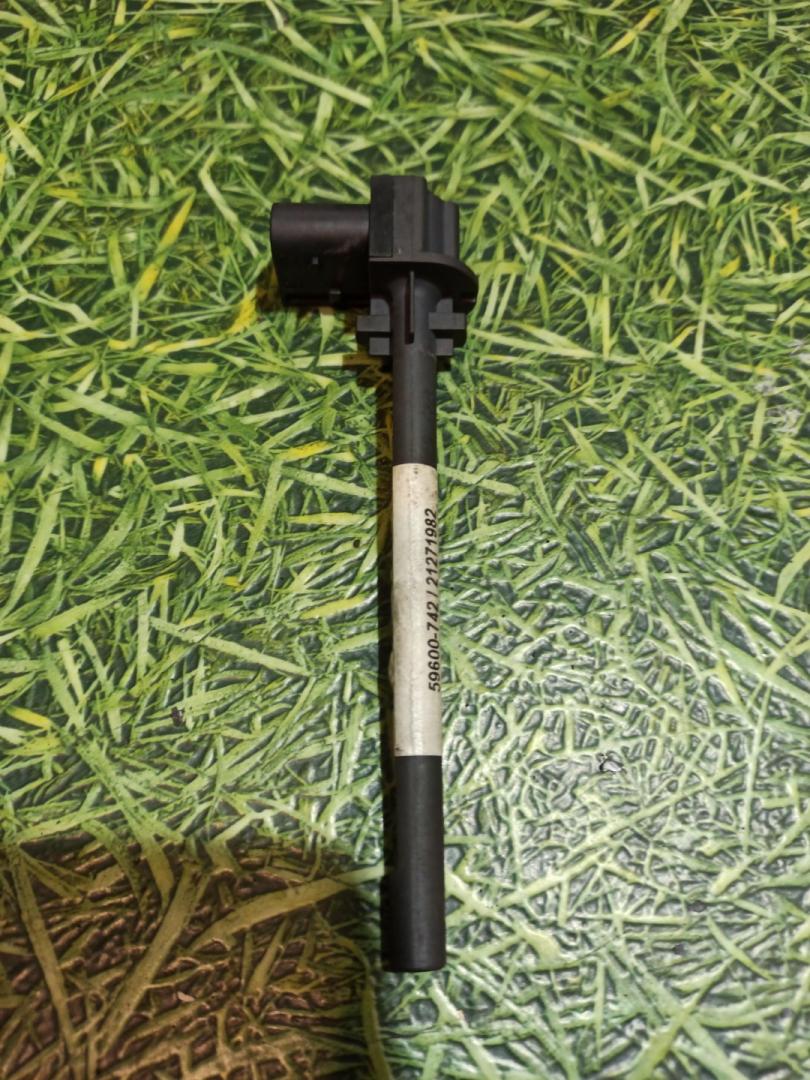 датчик уровня охлаждающей жидкости Renault T-Series 1 поколение 2014, дизель, АКПП, 21271982 - фото №1