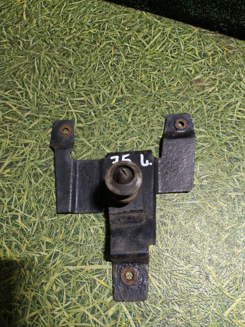 замок капота IVECO Stralis 2 поколение 2009, дизель, МКПП, 504279018 - фото №1