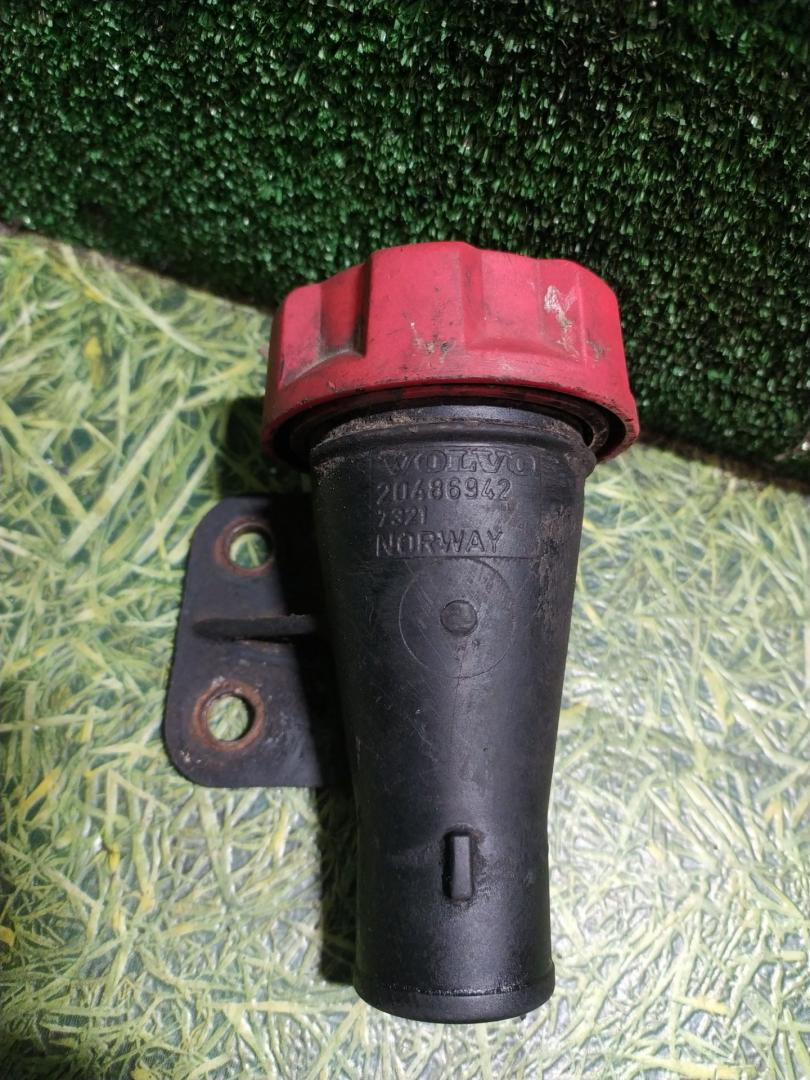 маслозаливная горловина Volvo FM 2 поколение 2007, 12.8 л., D13, дизель, МКПП, 20486942 - фото №1
