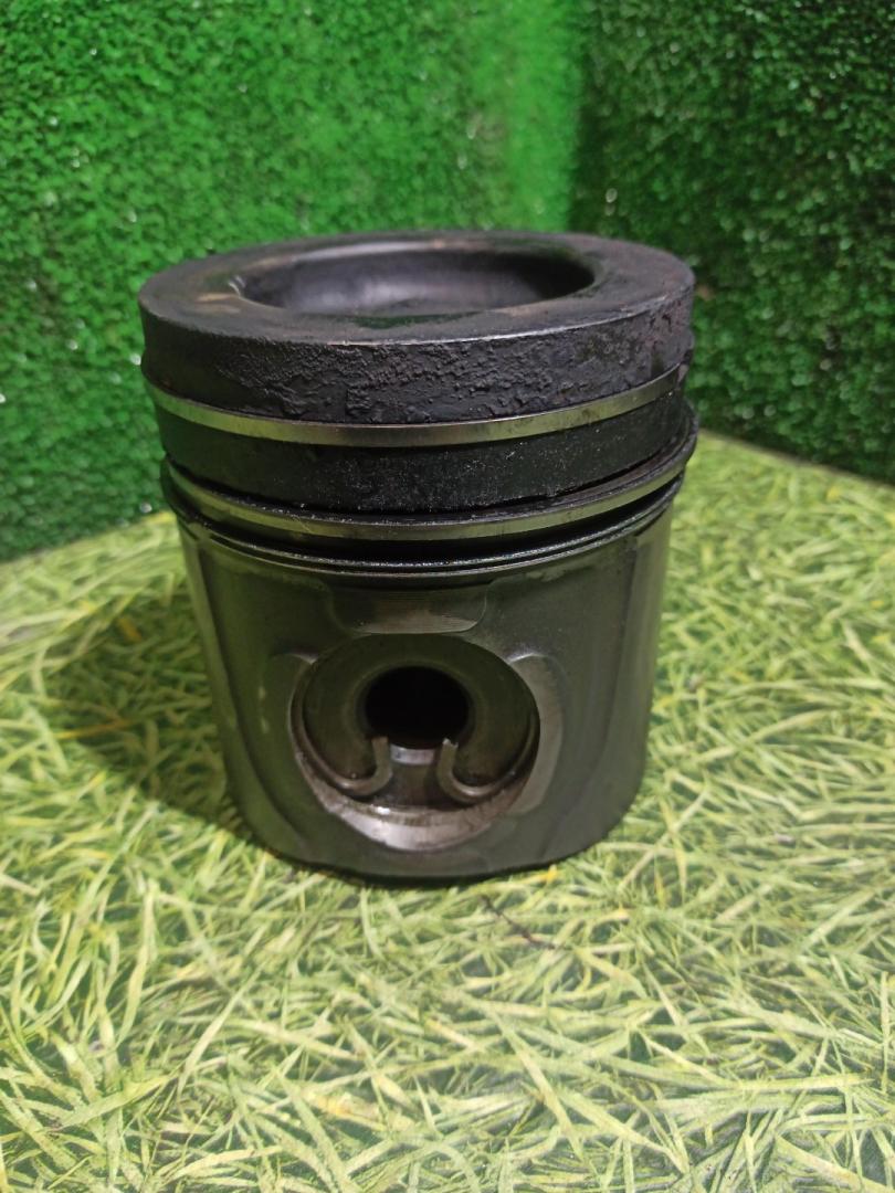 поршень Volvo FM 2 поколение 2003, 20508852, 20866676 - фото №1