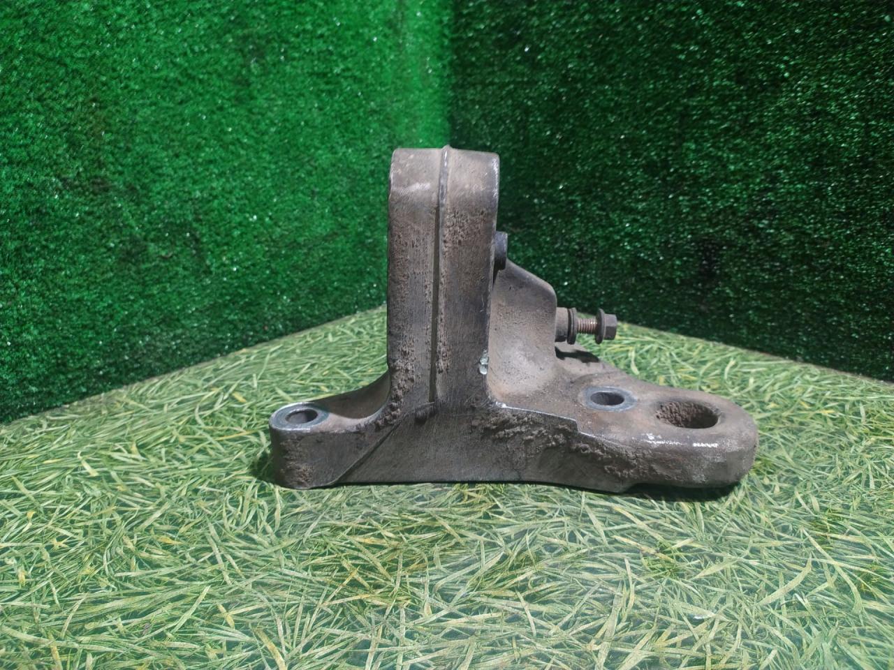 кронштейн двигателя Volvo FM 2 поколение 2007, 12.8 л., D13, дизель, МКПП, 20753358 - фото №1