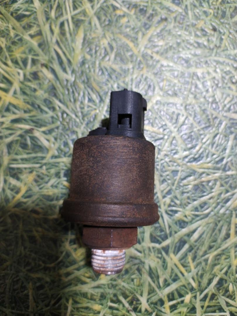 датчик (прочие) Scania 4-Series 2002, 11.7 л., DC 12.01, дизель, 1608833, 1.21146, 397946, 285905 - фото №1