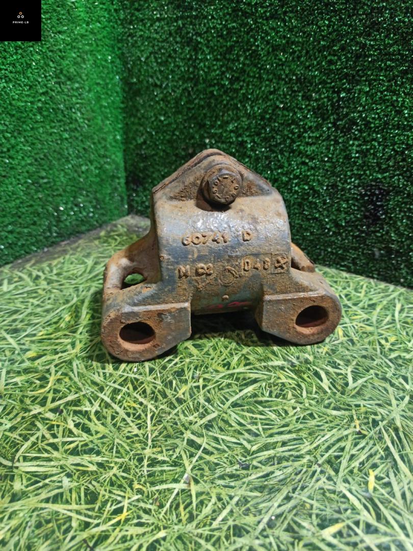 крепление стабилизатора / втулки стабилизатора Renault Magnum 3 поколение 2003, 12.0 л., MACK E.TECH C/46, дизель, МКПП, 5010060741 - фото №1