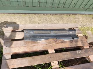 заглушка (решетка) в бампер Mercedes-Benz Axor 1 поколение [рестайлинг] 2004, 12.0 л., OM 457.910, дизель, МКПП, 9408850122