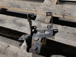 кронштейн (крепление) Scania 6-series 2017, 12.7 л., DC 13.148, дизель, АКПП, правый руль, 2234782