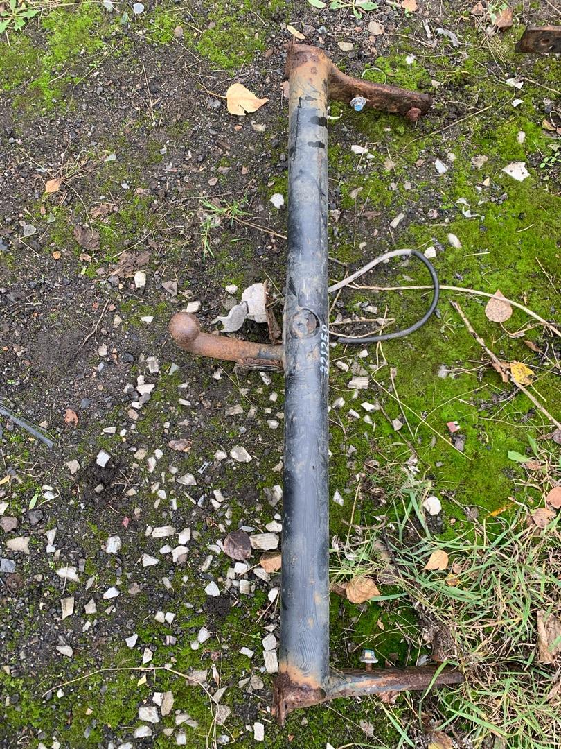 прицепное устройство (фаркоп) Volkswagen Passat B3 1989, универсал - фото №1