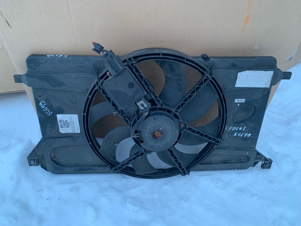вентилятор радиатора Ford Focus 2 поколение 2008 - фото №1