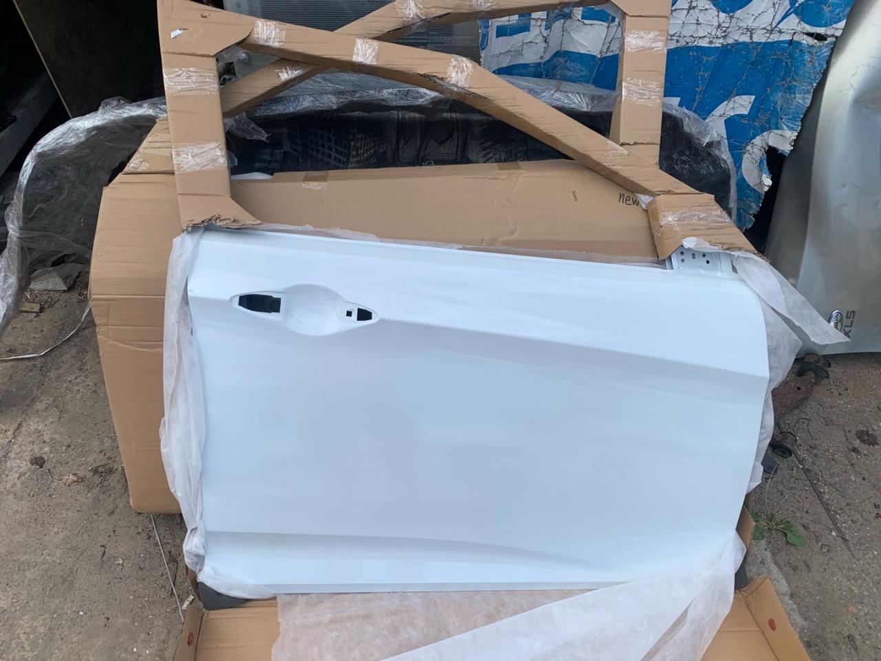 дверь передняя левая Hyundai Solaris 1 поколение 2014, 760032Y000 - фото №1