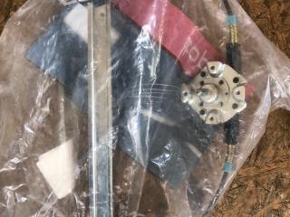 стеклоподъемник передний левый Daewoo Nexia 1 поколение 2002, 90186593