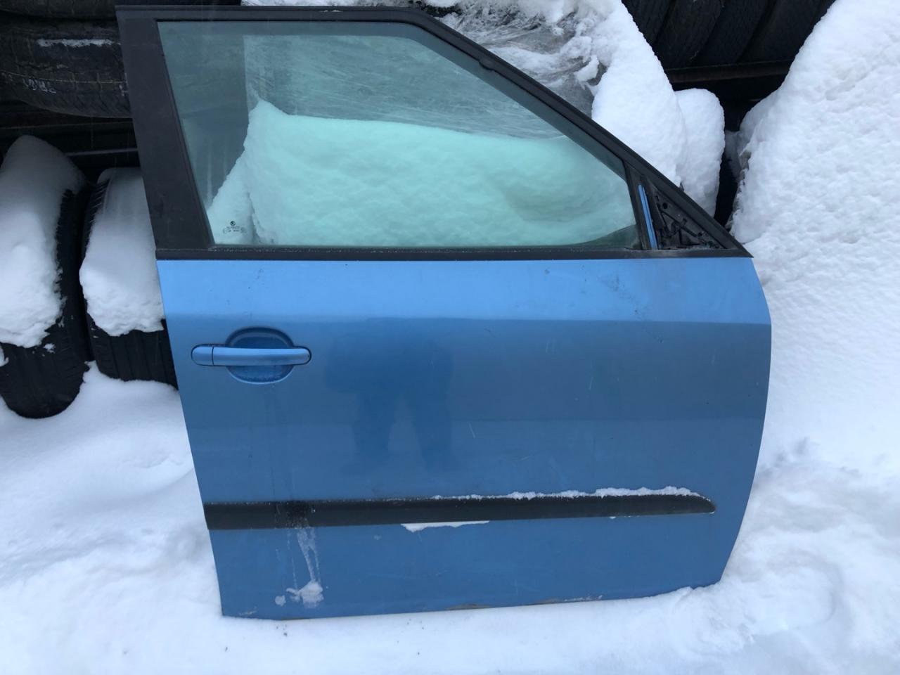 дверь передняя правая Skoda Fabia 2 поколение (5J) 5J 2007, 1.2 л., CGPA, бензин, МКПП, внедорожник 3 дв. - фото №1