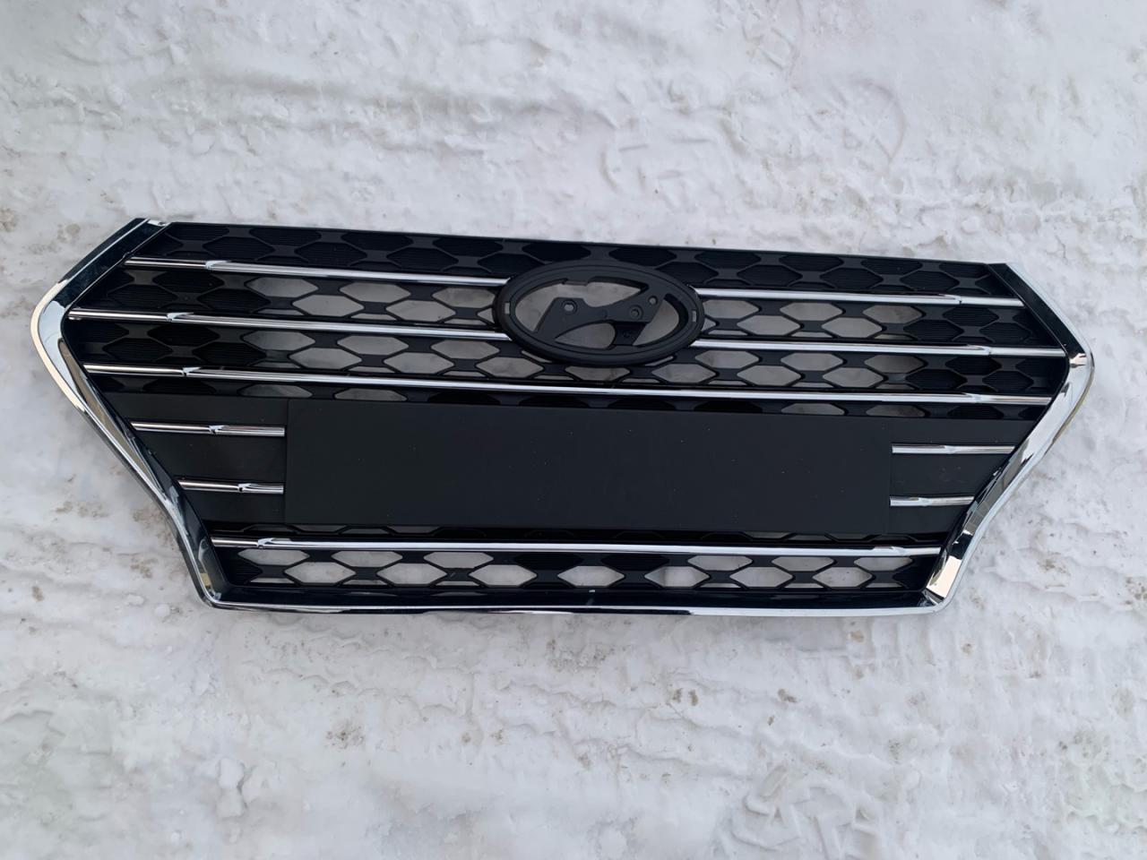 решетка радиатора Hyundai Solaris 2 поколение 2017, седан, 86351H5000 - фото №1