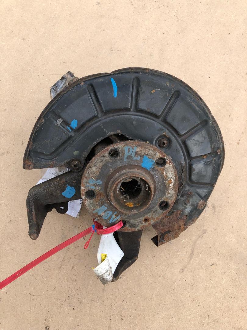 кулак поворотный левый Skoda Octavia 2 поколение (A5) 2005 - фото №1