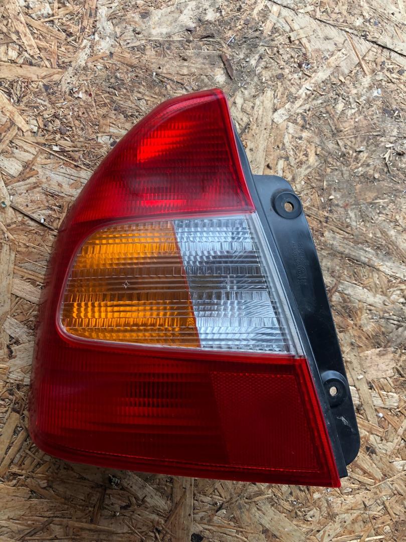 фонарь задний левый Hyundai Accent 2 поколение (LC) 2010, седан - фото №1