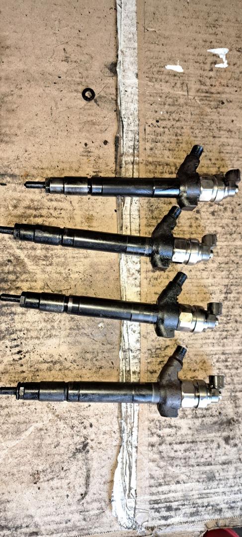 форсунка Ford Transit 7 поколение 2009, 2.4 л., TDCi, дизель - фото №1