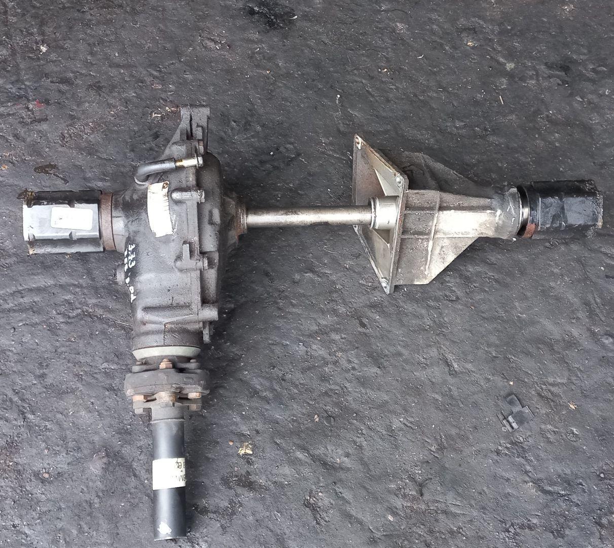 редуктор переднего моста BMW X5 E53 2001, дизель, 3.73 - фото №1