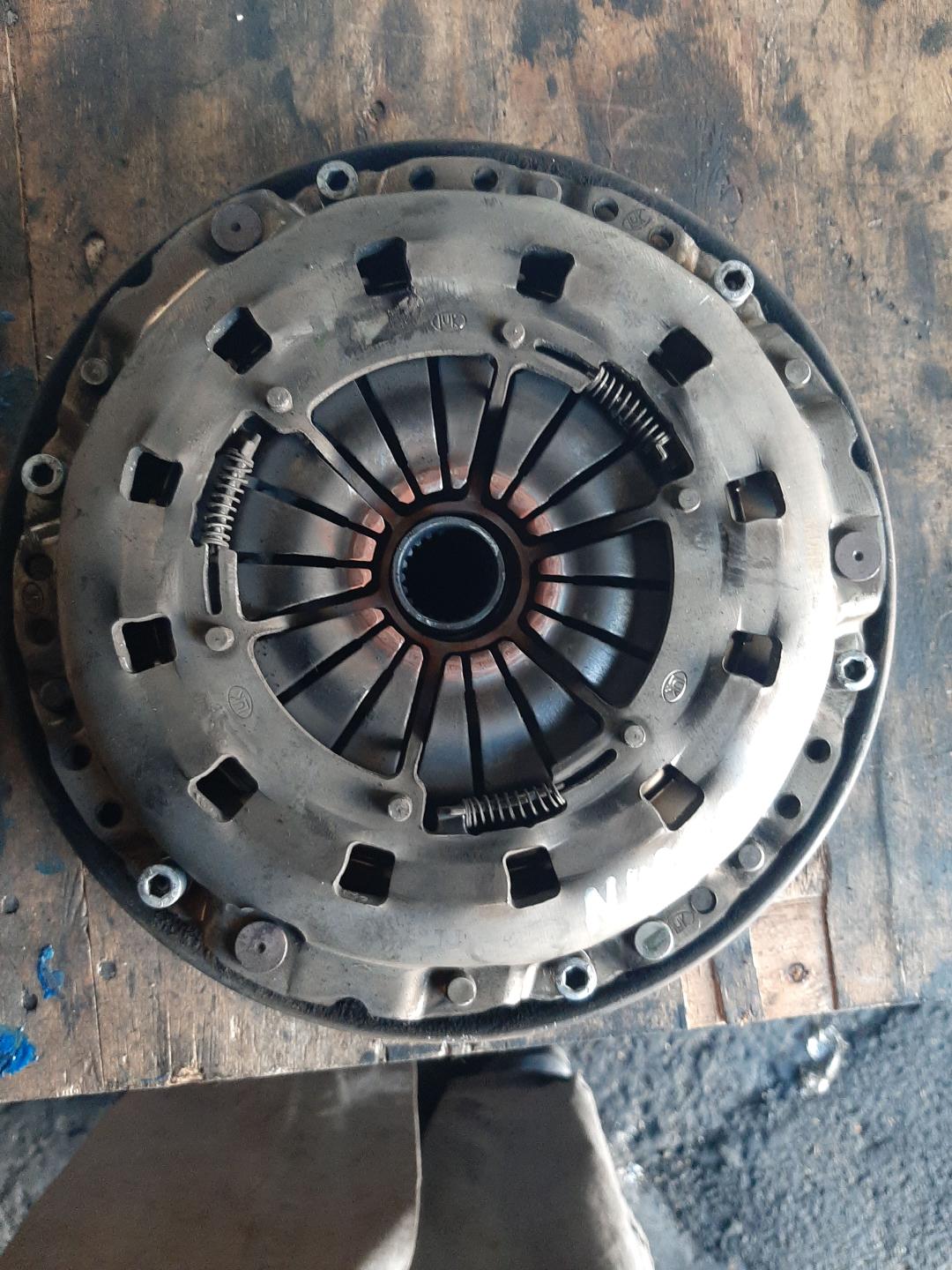 маховик BMW 3 серия E90/E91/E92/E93 2006, 2.0 л., бензин, МКПП - фото №1