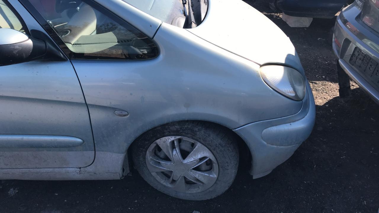 крыло переднее правое Citroen Xsara Picasso 1 поколение 2001, 2.0 л., бензин, АКПП - фото №1